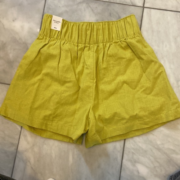 NWT RARE Ultra-High Rise Linen-Blend Pull-On Short - Picture 3 of 4